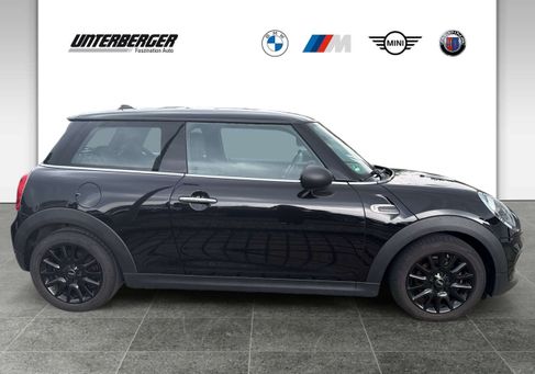 MINI ONE, 2019
