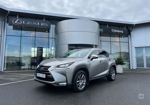 Lexus NX, 2015