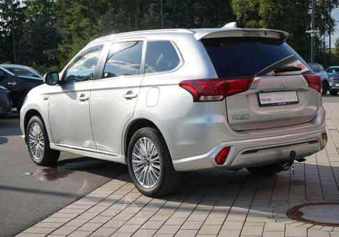 Mitsubishi Outlander, 2021