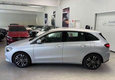 Mercedes-Benz B 180, 2023