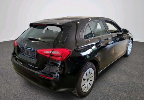 Mercedes-Benz A 180, 2022 3