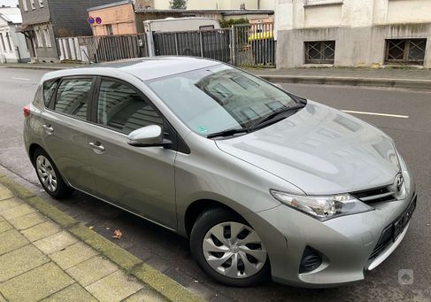 Toyota Auris, 2015