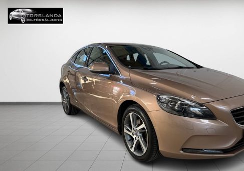 Volvo V40, 2016