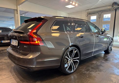 Volvo V90, 2023