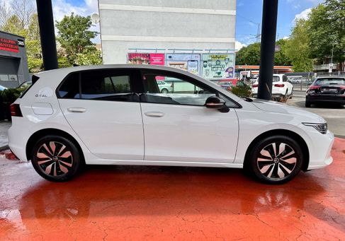 Volkswagen Golf, 2025