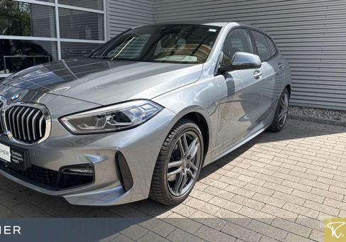 BMW 118, 2022