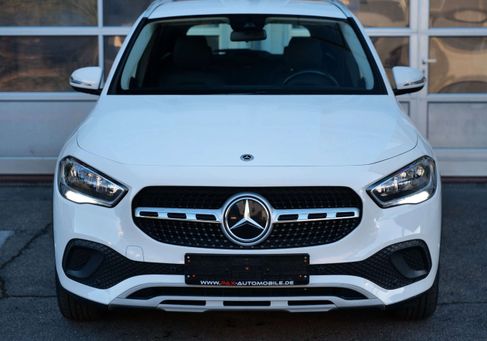 Mercedes-Benz GLA 180, 2021