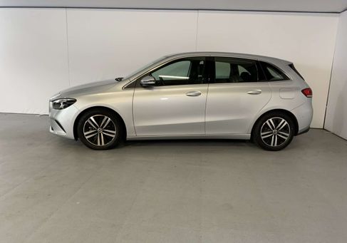 Mercedes-Benz B 200, 2022