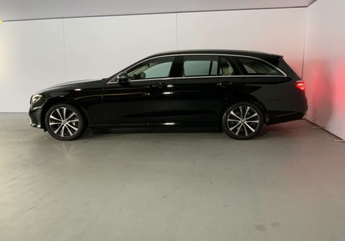 Mercedes-Benz E 300, 2021