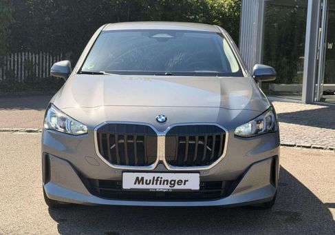 BMW 216, 2023
