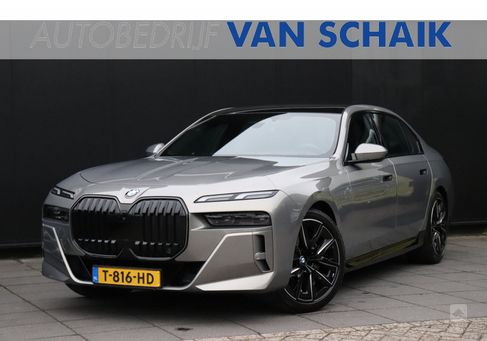BMW 740, 2023