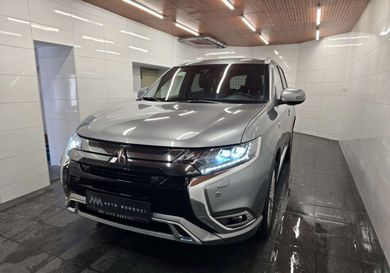 Mitsubishi Outlander, 2021