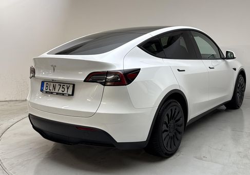 Tesla Model Y, 2023 3