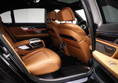 BMW 730, 2019
