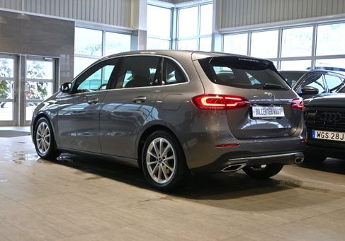 Mercedes-Benz B 180, 2020