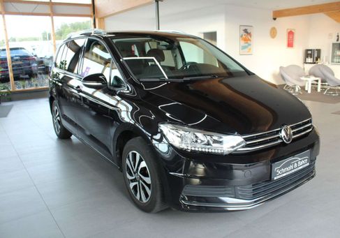 Volkswagen Touran, 2021 3