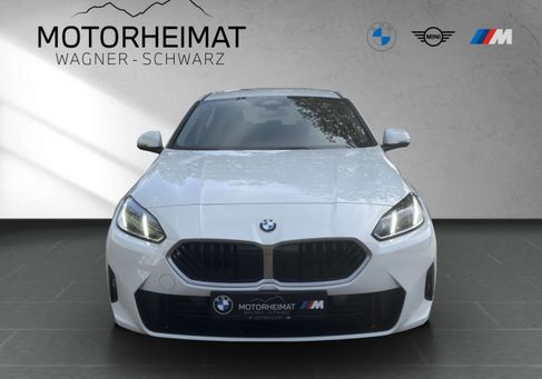 BMW 118, 2025 3