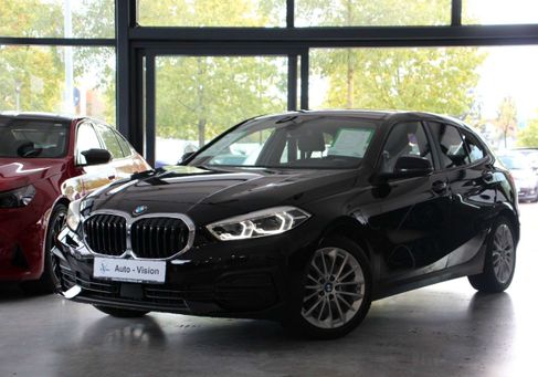 BMW 118, 2024 3