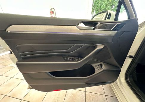 Volkswagen Passat Variant, 2022