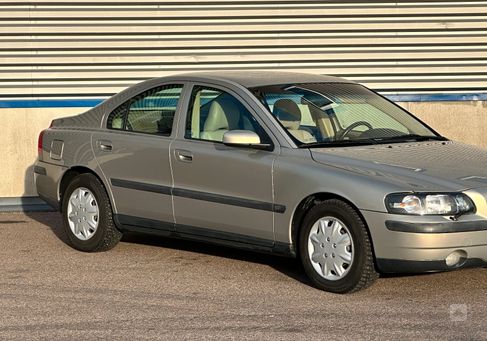 Volvo S60, 2004