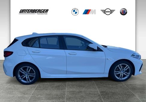 BMW 118, 2022