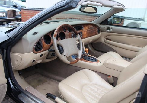 Jaguar XK, 2000