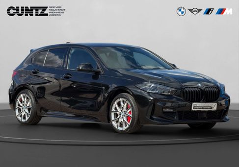 BMW 120, 2022 3