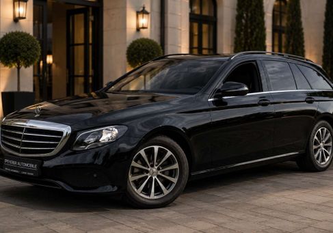 Mercedes-Benz E 220, 2019 3