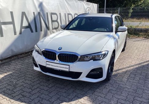 BMW 330, 2021