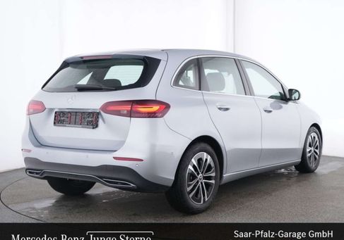 Mercedes-Benz B 180, 2025 3