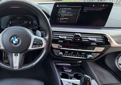 BMW 530, 2022 3