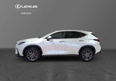 Lexus NX, 2025