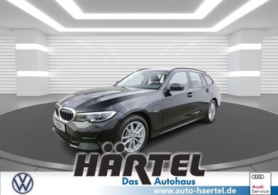 BMW 330, 2022