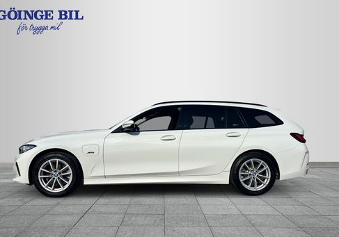 BMW 330, 2023