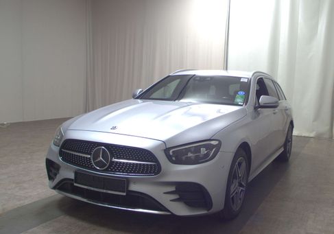 Mercedes-Benz E 300, 2023 2