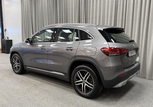 Mercedes-Benz GLA 250, 2022