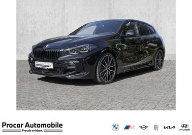 BMW 118, 2022