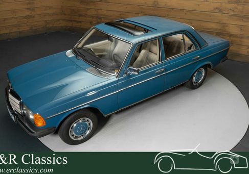 Mercedes-Benz 200, 1976