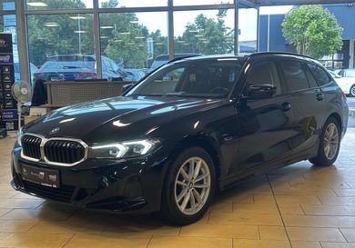 BMW 330, 2022