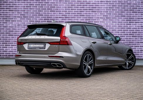 Volvo V60, 2021