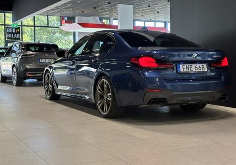 BMW M550, 2022