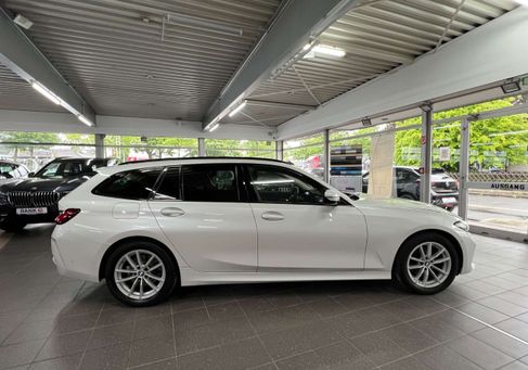 BMW 318, 2023