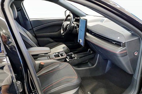 Ford Mustang Mach-E, 2026