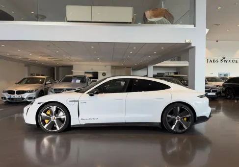 Porsche Taycan, 2020
