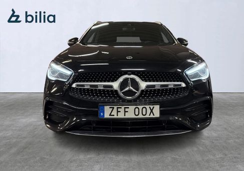 Mercedes-Benz GLA 200, 2021