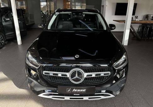 Mercedes-Benz GLA 250, 2022