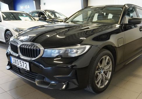 BMW 330, 2022