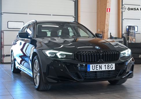 BMW 330, 2023