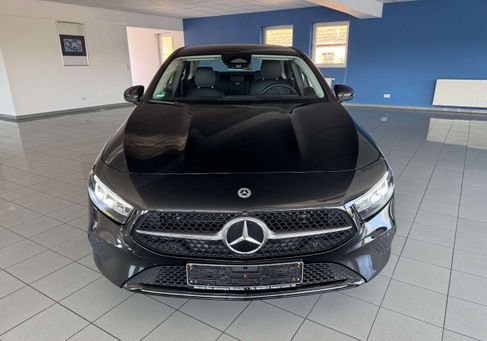 Mercedes-Benz A 180, 2025