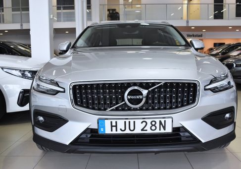 Volvo V60 Cross Country, 2021